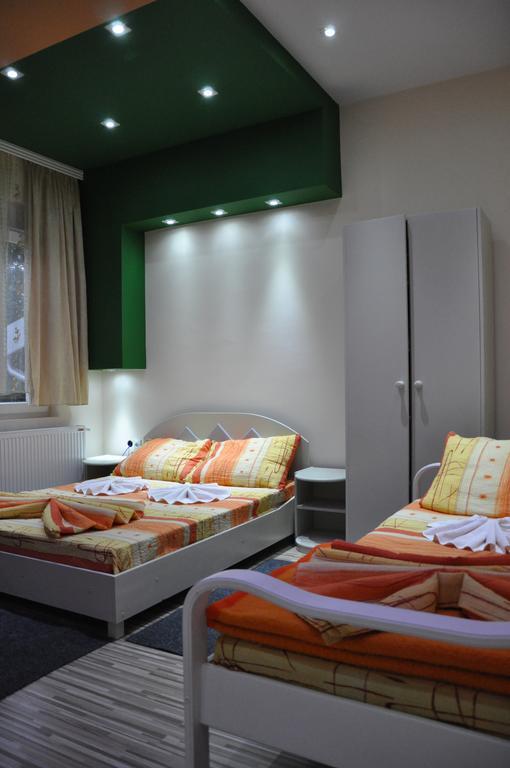 Rooms Turist Владичин-Хан Экстерьер фото