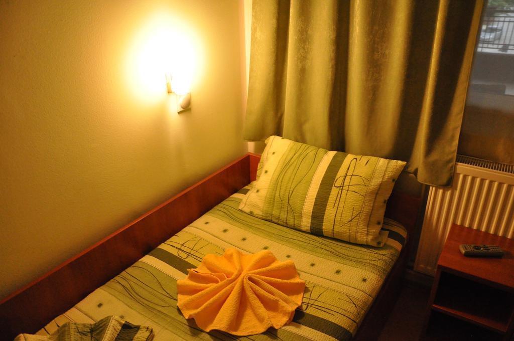 Rooms Turist Владичин-Хан Экстерьер фото