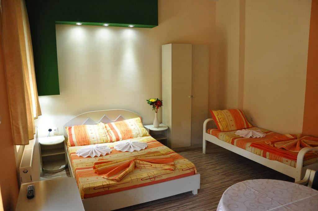 Rooms Turist Владичин-Хан Экстерьер фото